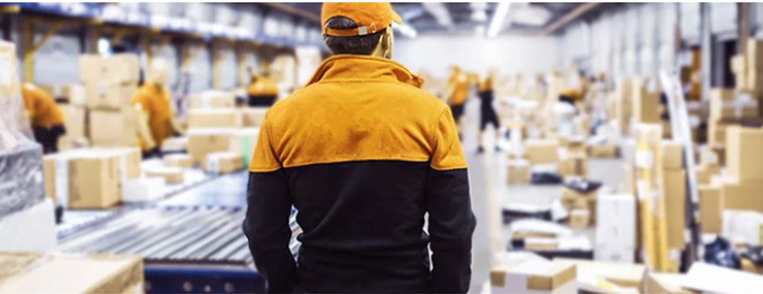 How to manage peaks during high demand seasons in logistics